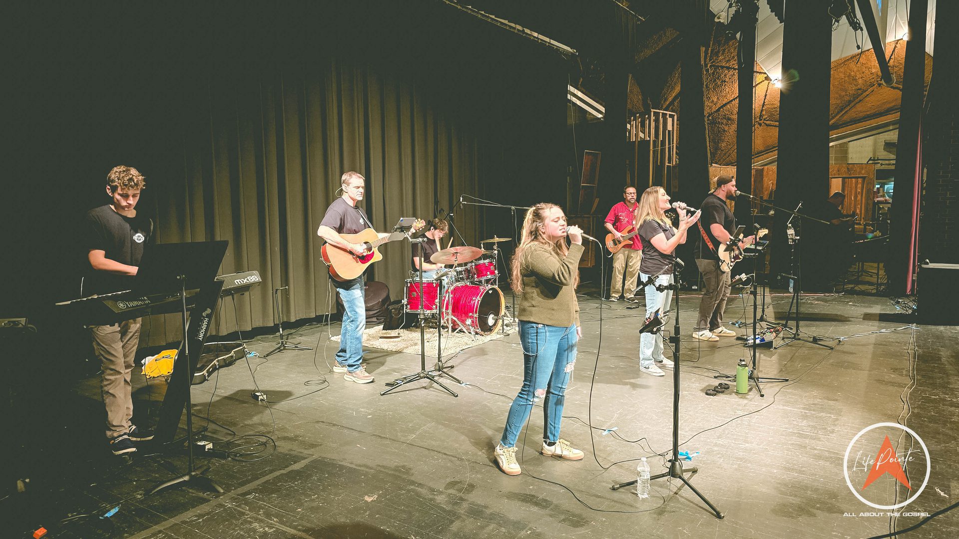 LifePointe Church worship gathering